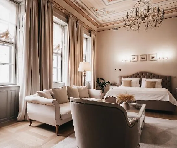 Room42 - Suites & Apartments