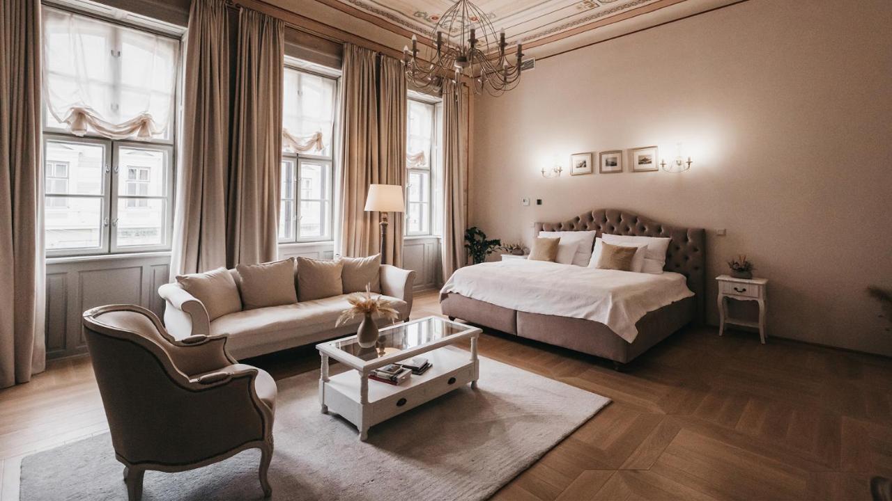 Room42 - & Esztergom