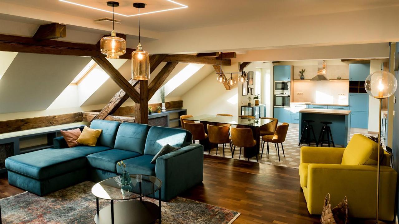 Room42 - & Hotel *